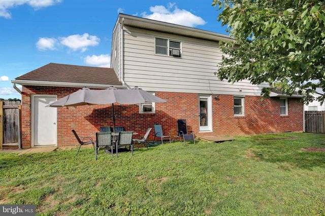 340 HARRY AVE, Robesonia, PA 19551