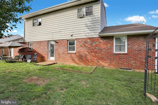340 HARRY AVE, Robesonia, PA 19551