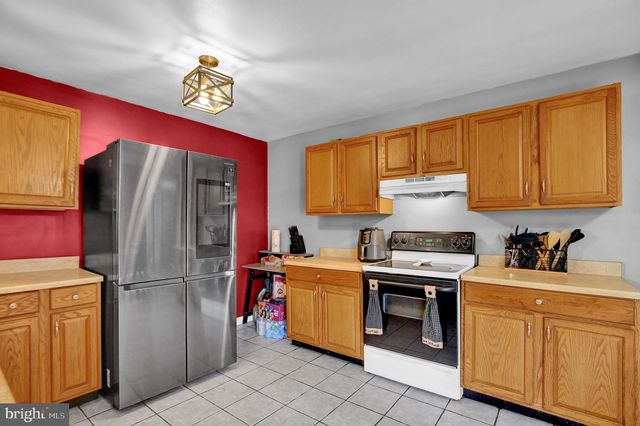 340 HARRY AVE, Robesonia, PA 19551