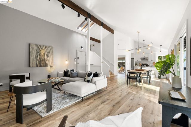 6931 Pinehaven Rd, Oakland, CA 94611