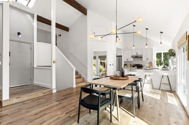 6931 Pinehaven Rd, Oakland, CA 94611