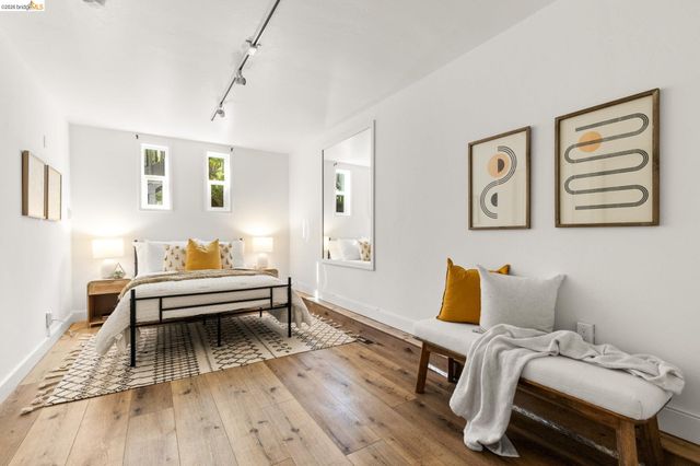 6931 Pinehaven Rd, Oakland, CA 94611