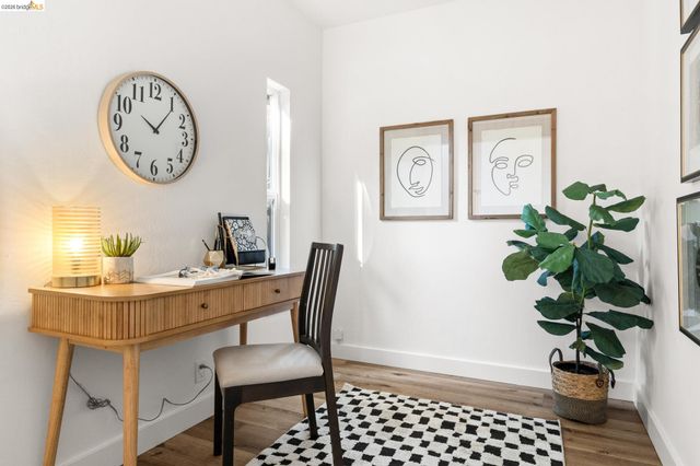 6931 Pinehaven Rd, Oakland, CA 94611