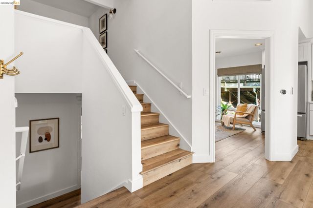 6931 Pinehaven Rd, Oakland, CA 94611