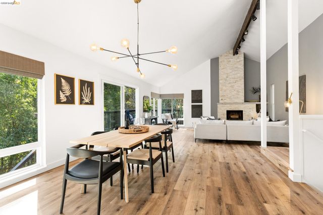 6931 Pinehaven Rd, Oakland, CA 94611