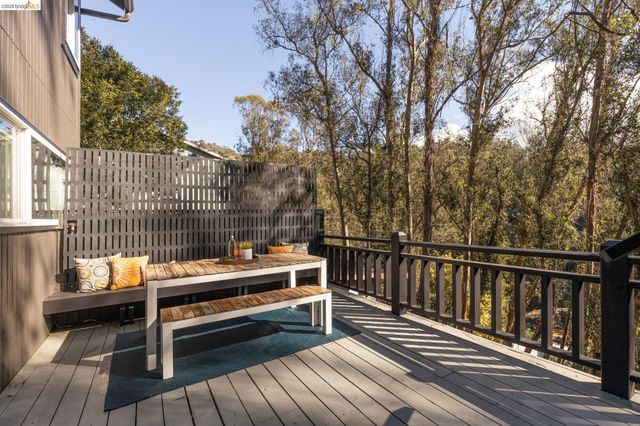 6931 Pinehaven Rd, Oakland, CA 94611