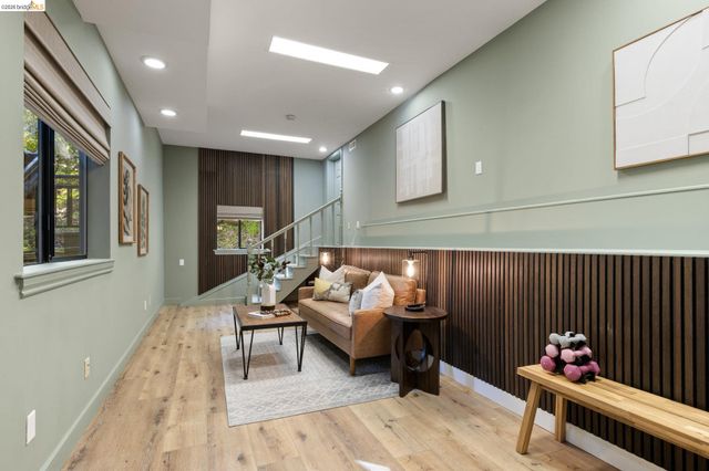 6931 Pinehaven Rd, Oakland, CA 94611