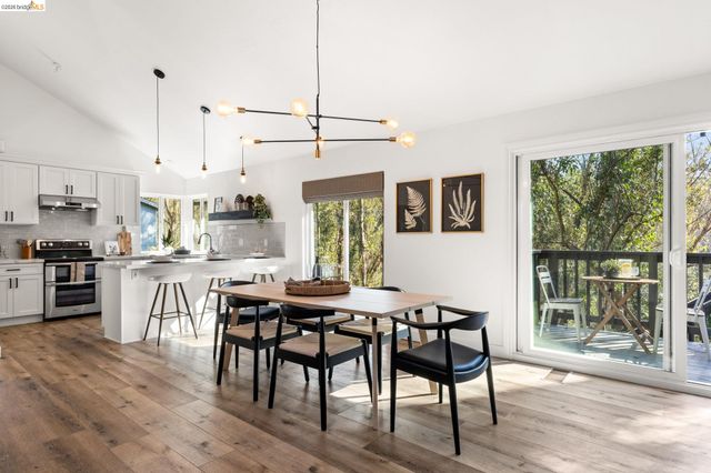 6931 Pinehaven Rd, Oakland, CA 94611