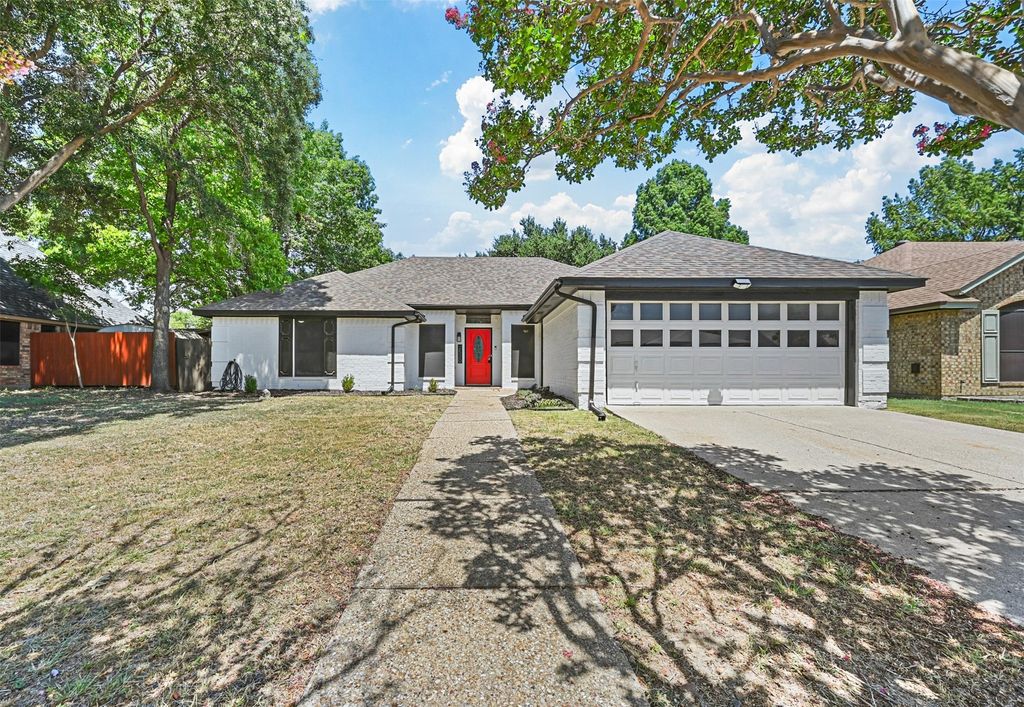 2530 Seven Hills Drive, Grand Prairie, TX 75052