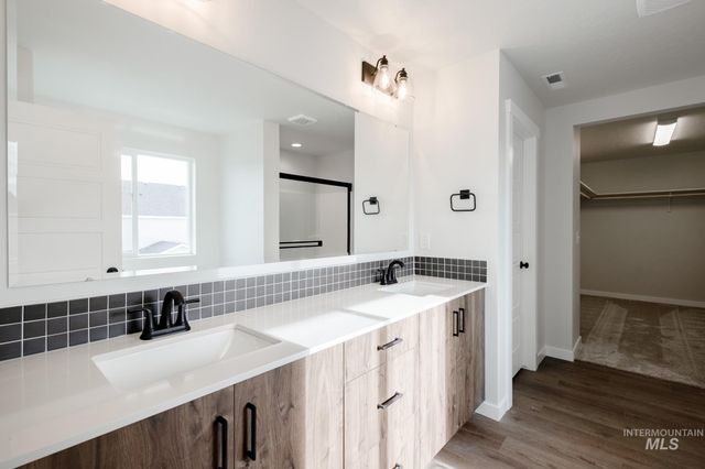 2135 S Border Way, Meridian, ID 83642