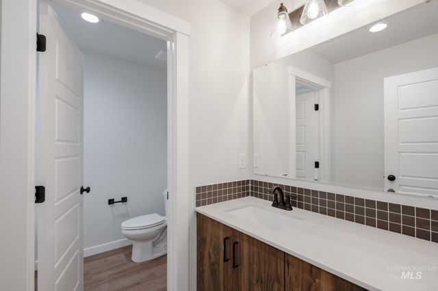 2135 S Border Way, Meridian, ID 83642