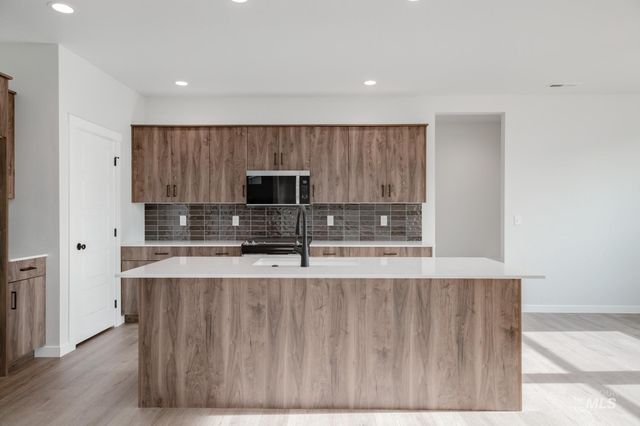 2135 S Border Way, Meridian, ID 83642