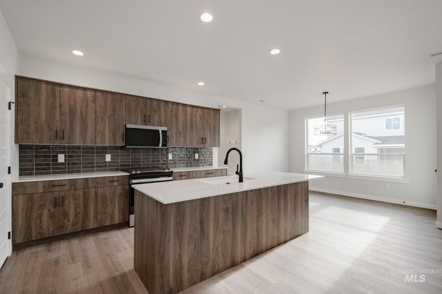 2135 S Border Way, Meridian, ID 83642