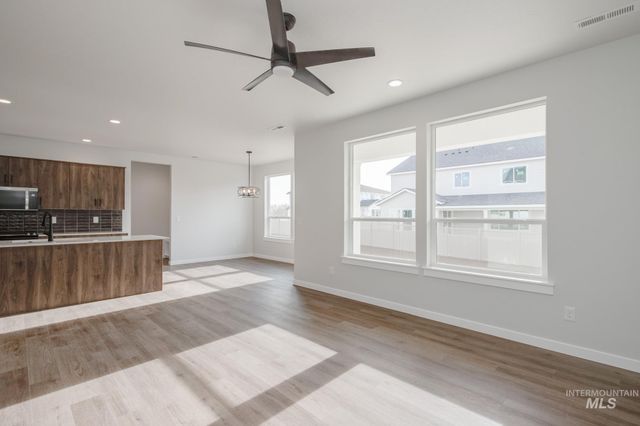 2135 S Border Way, Meridian, ID 83642