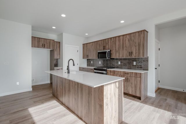 2135 S Border Way, Meridian, ID 83642