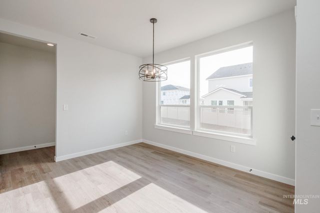 2135 S Border Way, Meridian, ID 83642