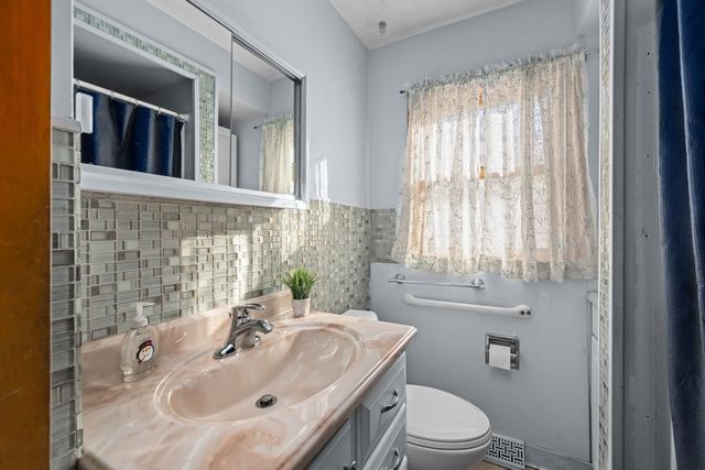 3102 15th Street A, Moline, IL 61265