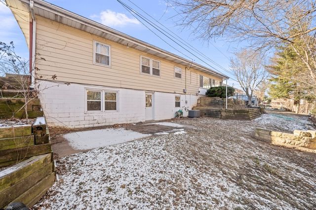 3102 15th Street A, Moline, IL 61265