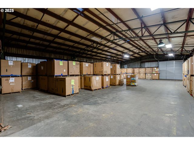 135 N CLEVELAND St, Eugene, OR 97402