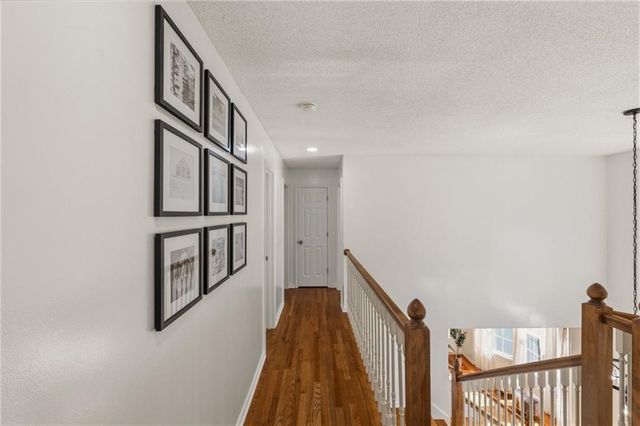 20803 S Skyview Lane, Spring Hill, KS 66083