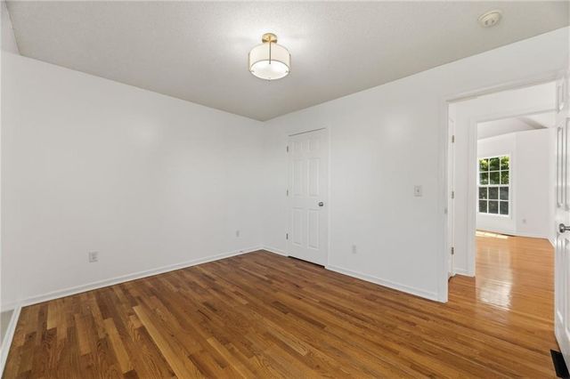 20803 S Skyview Lane, Spring Hill, KS 66083
