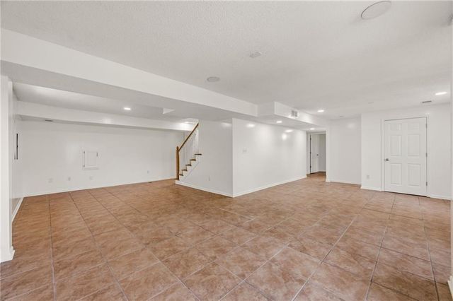 20803 S Skyview Lane, Spring Hill, KS 66083