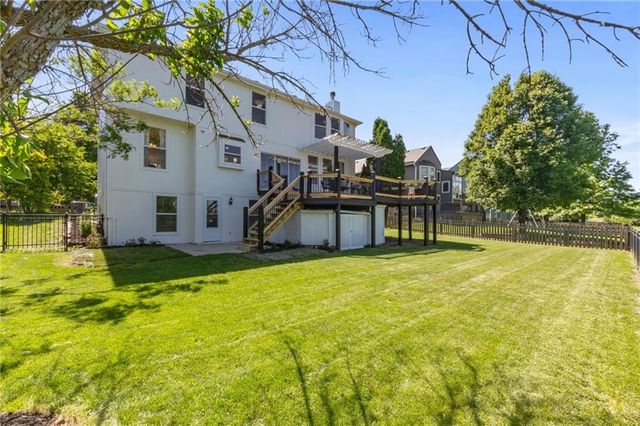 20803 S Skyview Lane, Spring Hill, KS 66083