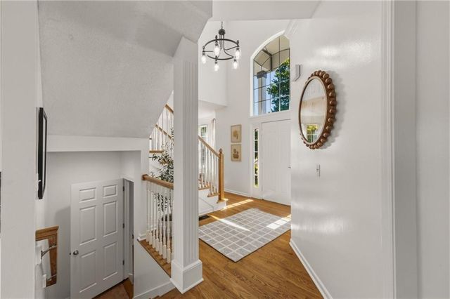 20803 S Skyview Lane, Spring Hill, KS 66083