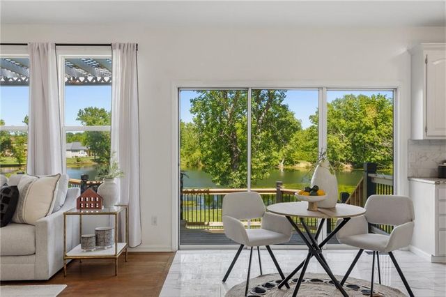 20803 S Skyview Lane, Spring Hill, KS 66083