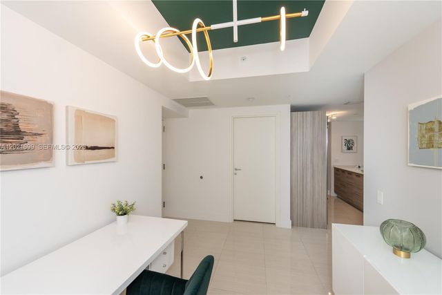 1300 Brickell Bay Dr 2900, Miami, FL 33131