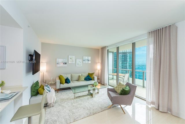 1300 Brickell Bay Dr 2900, Miami, FL 33131