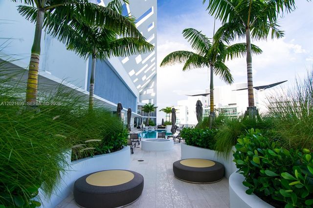 1300 Brickell Bay Dr 2900, Miami, FL 33131