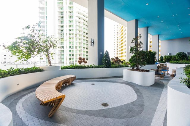 1300 Brickell Bay Dr 2900, Miami, FL 33131