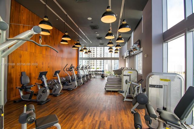 1300 Brickell Bay Dr 2900, Miami, FL 33131