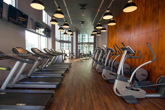 1300 Brickell Bay Dr 2900, Miami, FL 33131