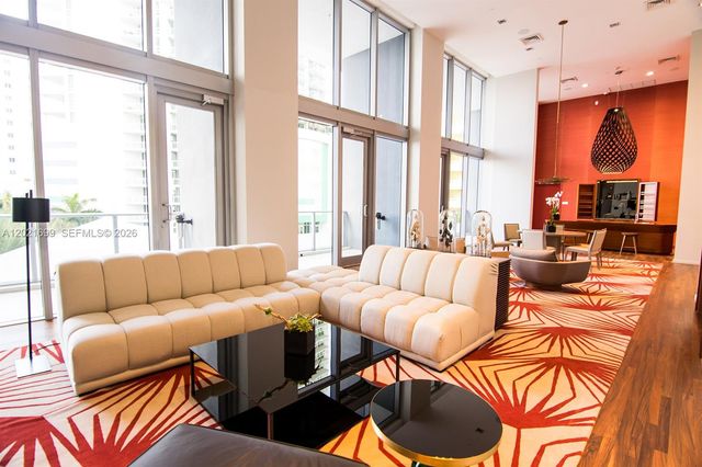1300 Brickell Bay Dr 2900, Miami, FL 33131