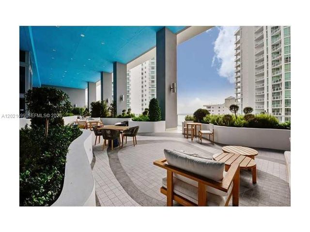 1300 Brickell Bay Dr 2900, Miami, FL 33131