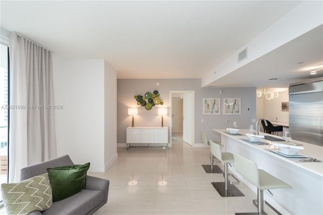 1300 Brickell Bay Dr 2900, Miami, FL 33131