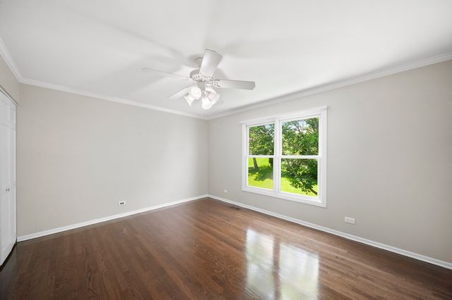 310 Chesterfield Lane, Vernon Hills, IL 60061