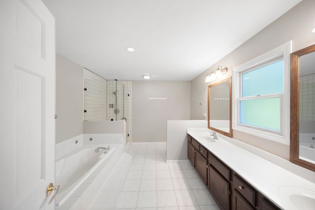 310 Chesterfield Lane, Vernon Hills, IL 60061