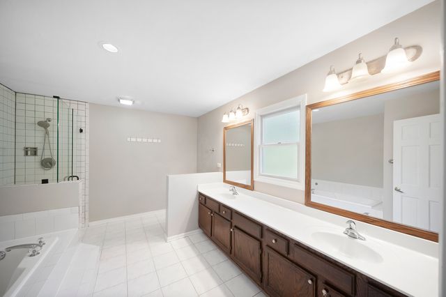 310 Chesterfield Lane, Vernon Hills, IL 60061