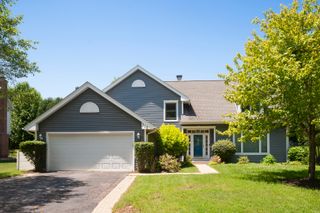 310 Chesterfield Lane, Vernon Hills, IL 60061