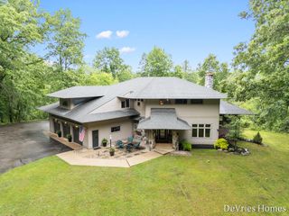 333 Fennessey Street, Grand Rapids, MI 49534