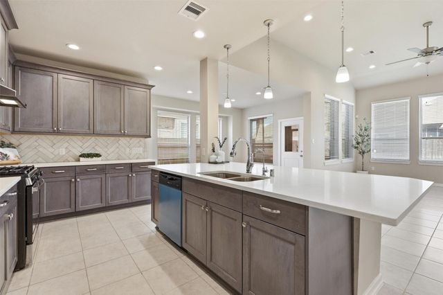 6010 Birchwood Cliff Trail, Katy, TX 77493