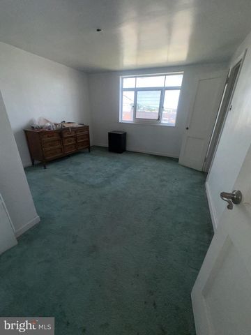 2112 ROBBINS AVE, Philadelphia, PA 19149