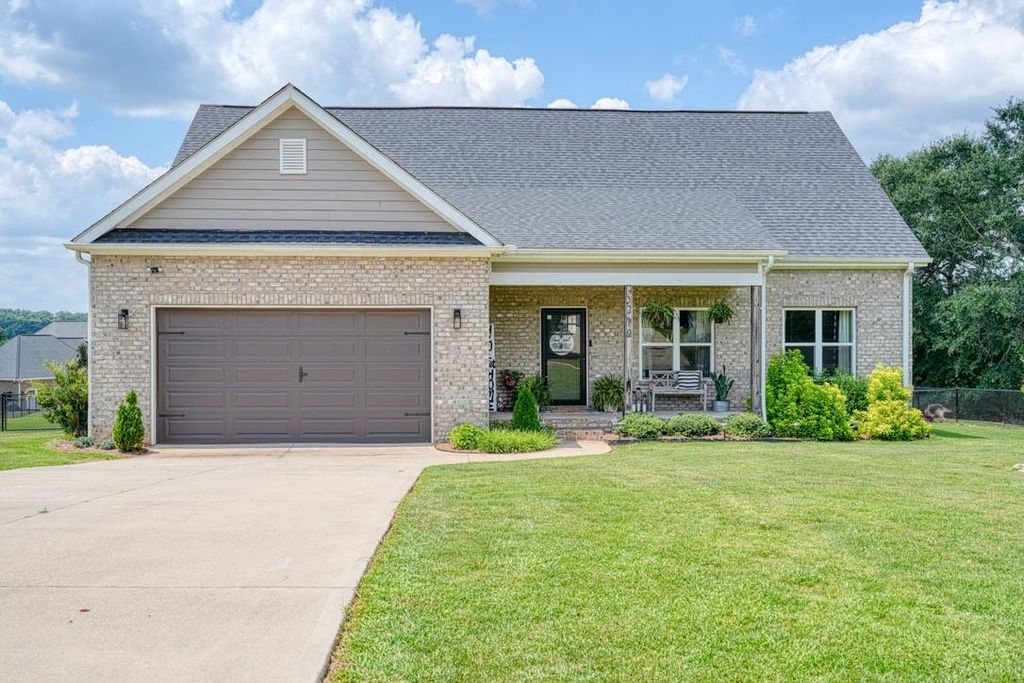 212 Quarterdeck Court, Chesnee, SC 29323