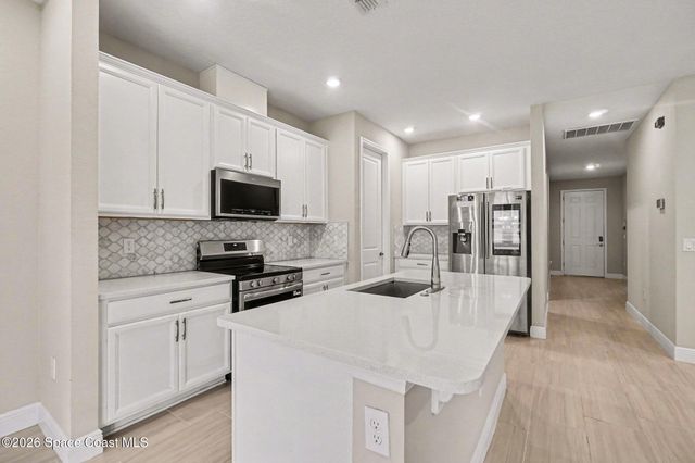 602 Napoli Way, Howey-in-the-hills, FL 34737