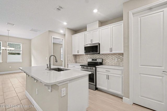 602 Napoli Way, Howey-in-the-hills, FL 34737