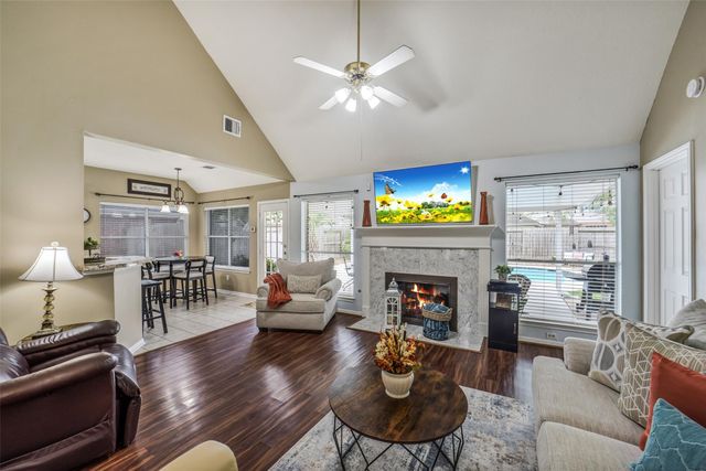 2010 Cannonbury Lane, Richmond, TX 77406