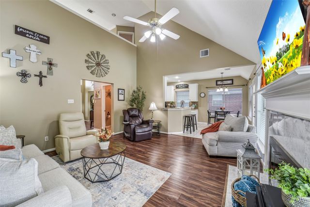 2010 Cannonbury Lane, Richmond, TX 77406